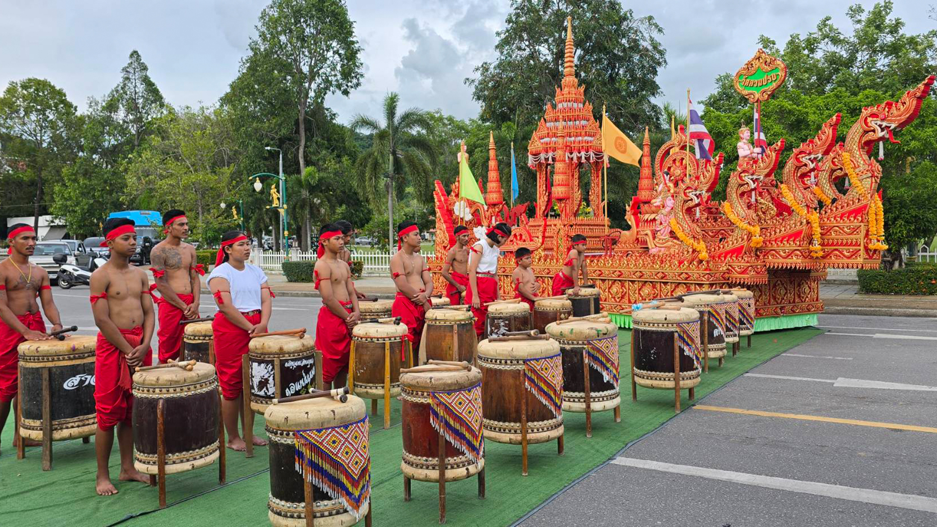 Poan Racing and Buddha Boat Procession Festival